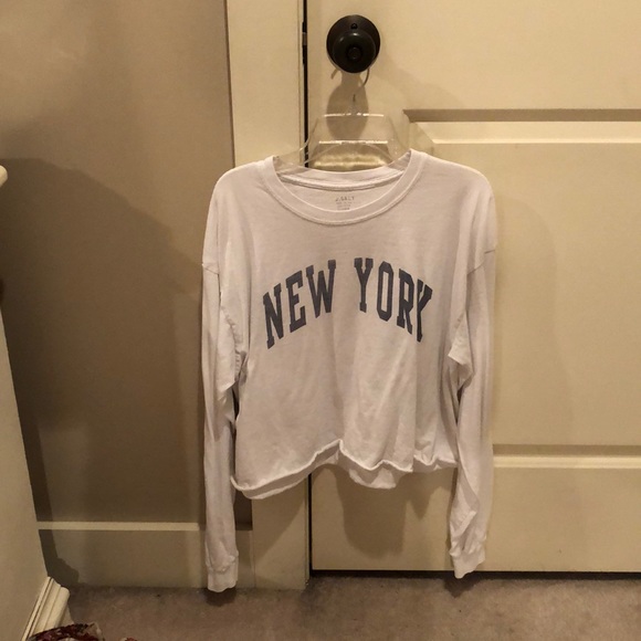 Brandy Melville tee - Picture 1 of 3